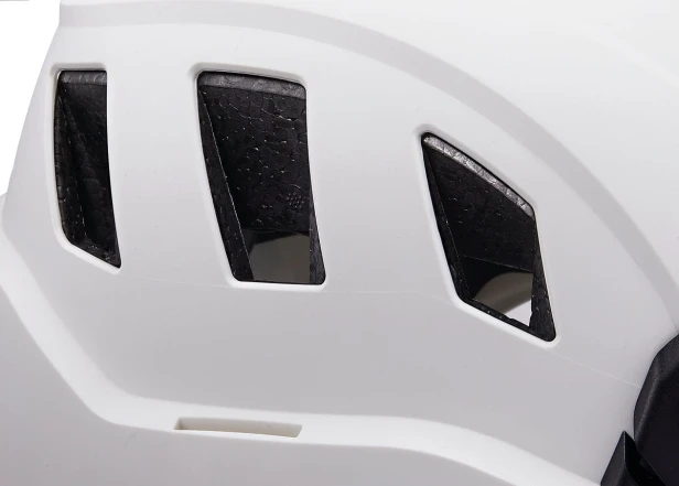 A020BA-STRATO-VENT-focus-3_LowRes.jpeg