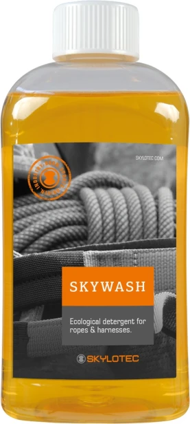 plyn-do-prania-skylotec-skywash-500-ml.jpeg